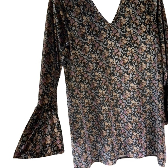 KARLIE Velvet Floral V-Neck Detail Retro Flare Bell Sleeves Mini Dress Top - Picture 1 of 7